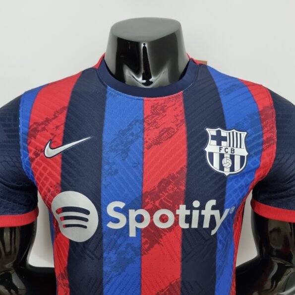 camisa do barcelona vermelho e azul