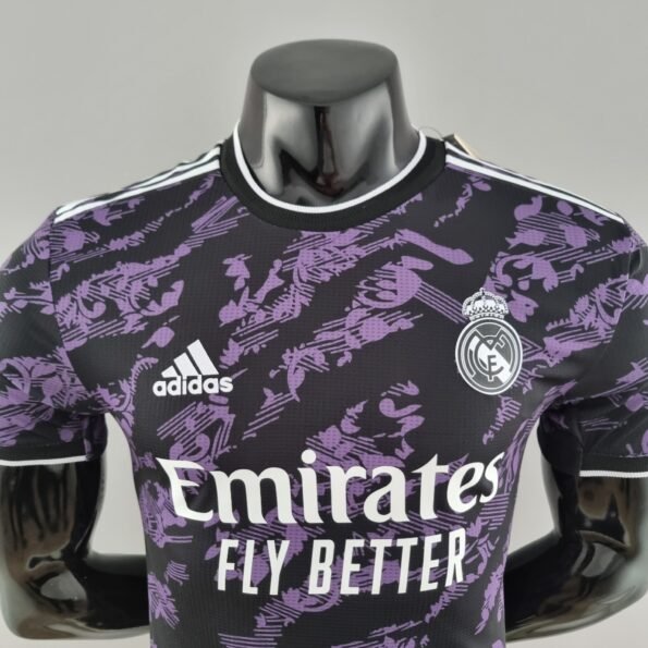 camisa do Real Madrid roxa 2022