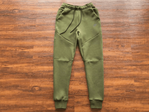 Design sem nome (5) Vista-se com o Conjunto Blusão e Calça Moletom Nike com valor promocional. Adquira já a sua com FRETE GRÁTIS aqui na malta esportes!