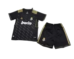 Kit Infantil Real Madrid Away Preta II 2011/12 Unissex