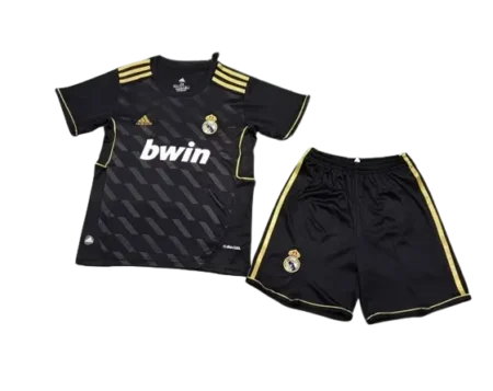 Kit Infantil Real Madrid Away Preta II 2011/12 Unissex