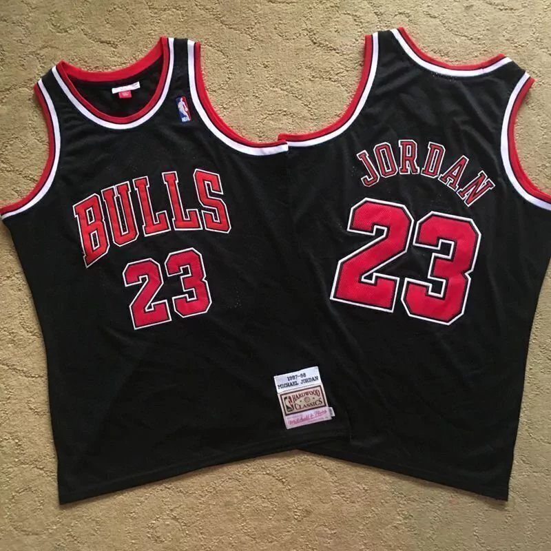 regata-nba-mitchell-ness-chicago-bulls-retro-1997-1998-preta-jordan-23-21-c4676392957432032f15922534298777-1024-1024 Regata NBA Mitchell & Ness Chicago Bulls 1997/98 Preta - Jordan #23
