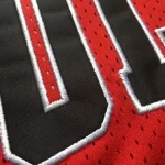 regata-nba-mitchell-ness-chicago-bulls-retro-1997-1998-vermelha-jordan-23-finais-13-4c79c9deade5b2945b15937010367765-1024-1024
