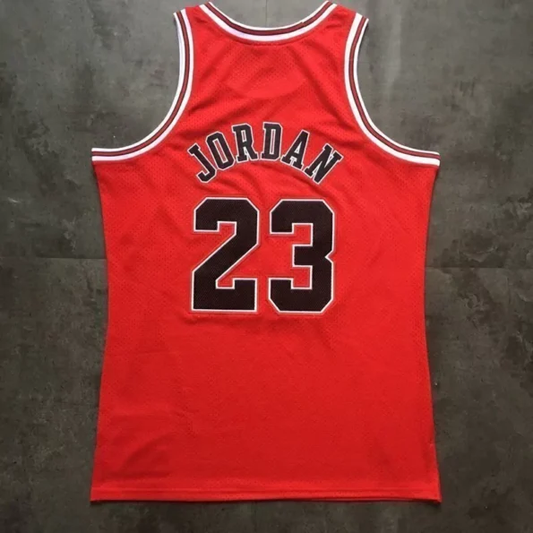 Regata NBA Mitchell & Ness Chicago Bulls Retro 1996-1997 Vermelha - Jordan #23 FINAIS