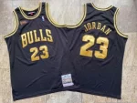 Regata Mitchell & Ness – Bulls 1997-98 Retro – Jordan #23 Preta