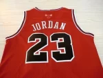 Regata Retro – Chicago Bulls Vermelha – Jordan #23