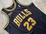 Regata Mitchell & Ness – Bulls 1997-98 Retro – Jordan #23 Preta