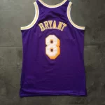 regata-nba-mitchell-ness-los-angeles-lakers-all-star-game-1998-retro-bryant-8-21-11513a67d8a5b4760a15937012577417-1024-1024