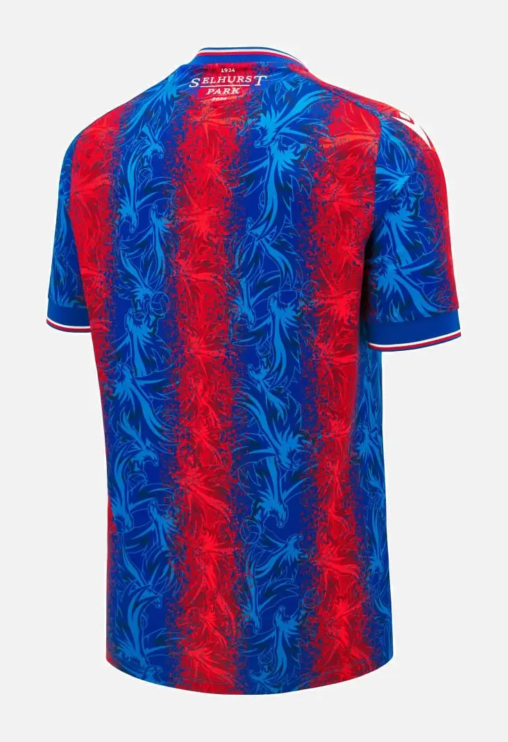 camisa-Titular-Crystal-Palace-azul-i-2024-25-masculina- (1) Camisa Titular Crystal Palace Azul/Vermelha I 2024/25 Masculina