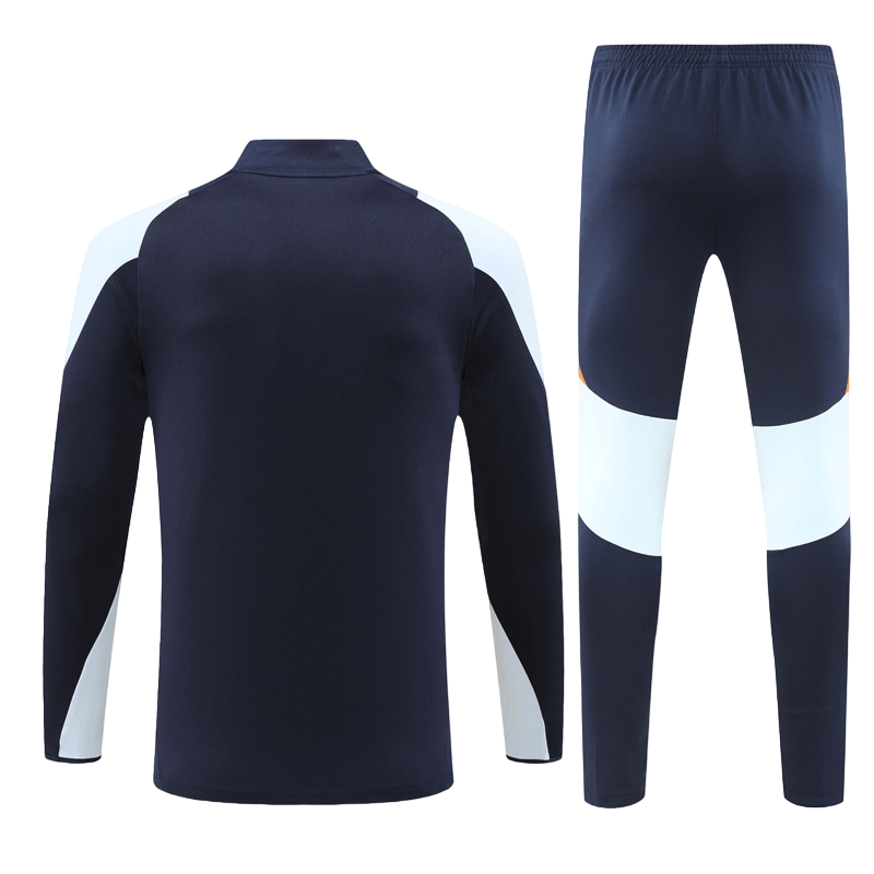 conjunto-treino-real-madrid-azul-escuro-2024-25-calca-jaqueta (2) Conjunto de Treino Real Madrid Azul Escuro 2024/25 Jaqueta e Calça