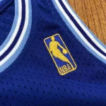 regata-nba-mitchell-ness-los-angeles-lakers-hardwood-1996-1997-azul-bryant-8