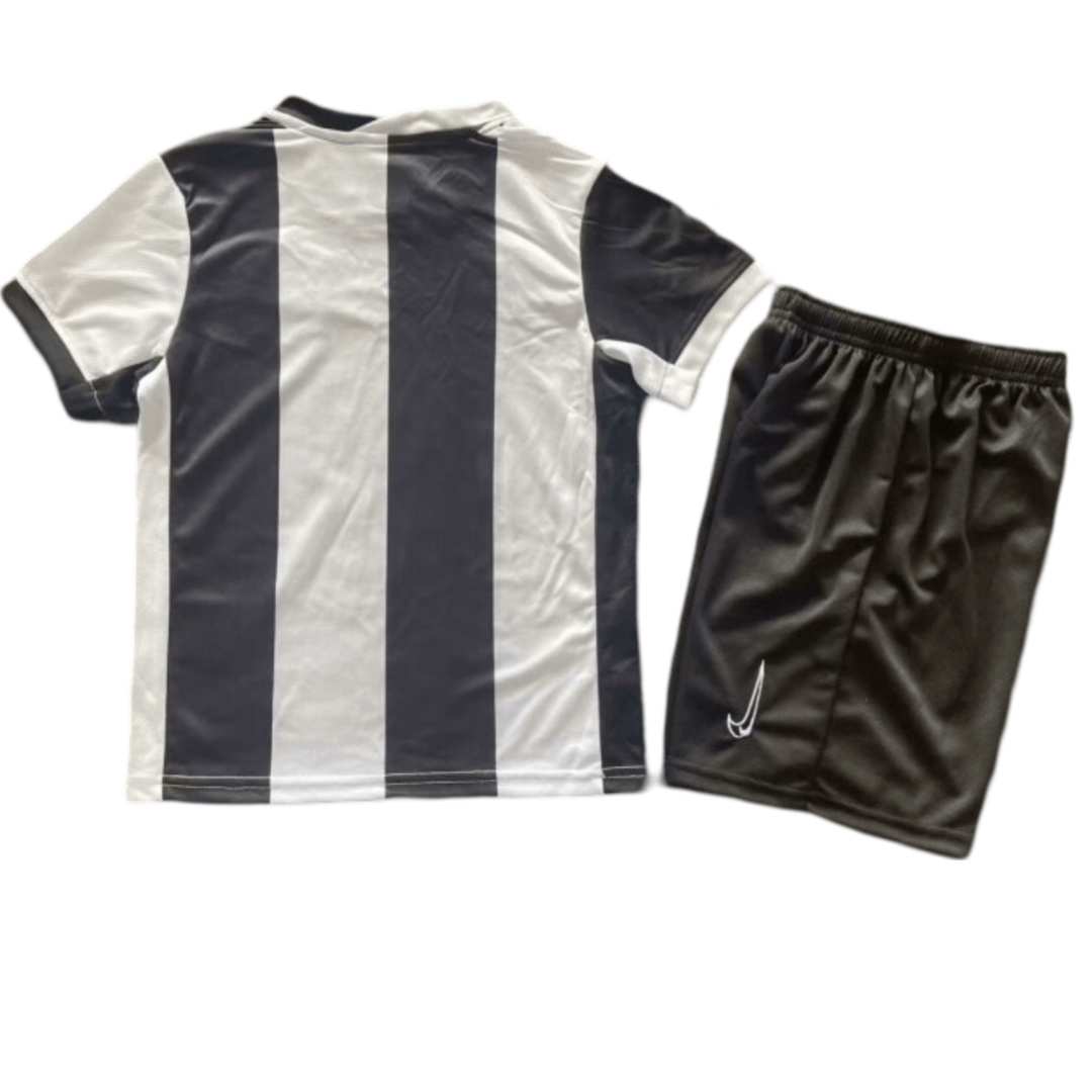Kit Infantil Corinthians Terceira Preta/Branca 2024/25 Unissex Kit Infantil Corinthians Terceira Preta/Branca 2024/25 Unissex