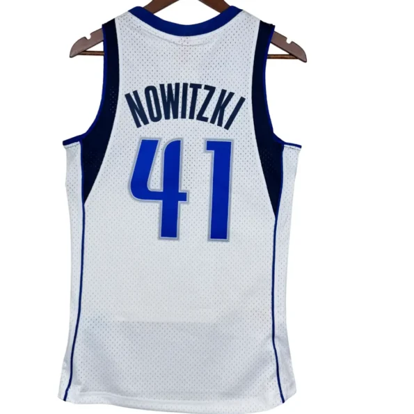 Regata NBA Mitchell & Ness Dallas Mavericks Branca 2010 Nowitzki #41