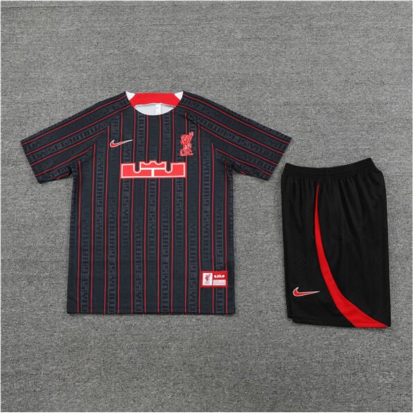 Conjunto Liverpool Treino Camisa e Short Preto LeBron James 2023/24