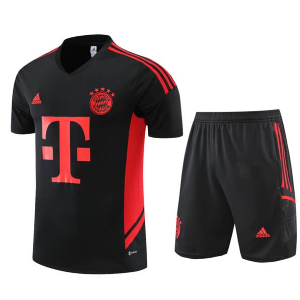 Conjunto Bayern de Munique Treino Camisa e Short Preto 2022/23