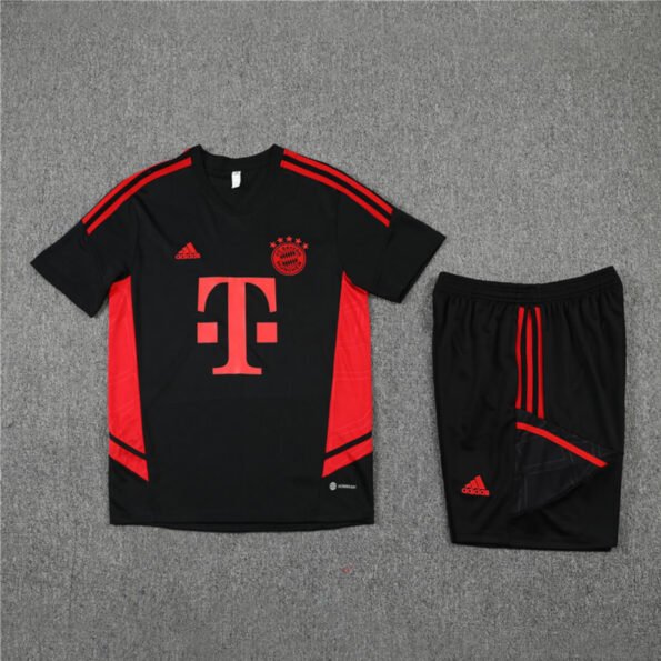 Conjunto Bayern de Munique Treino Camisa e Short Preto 2022/23