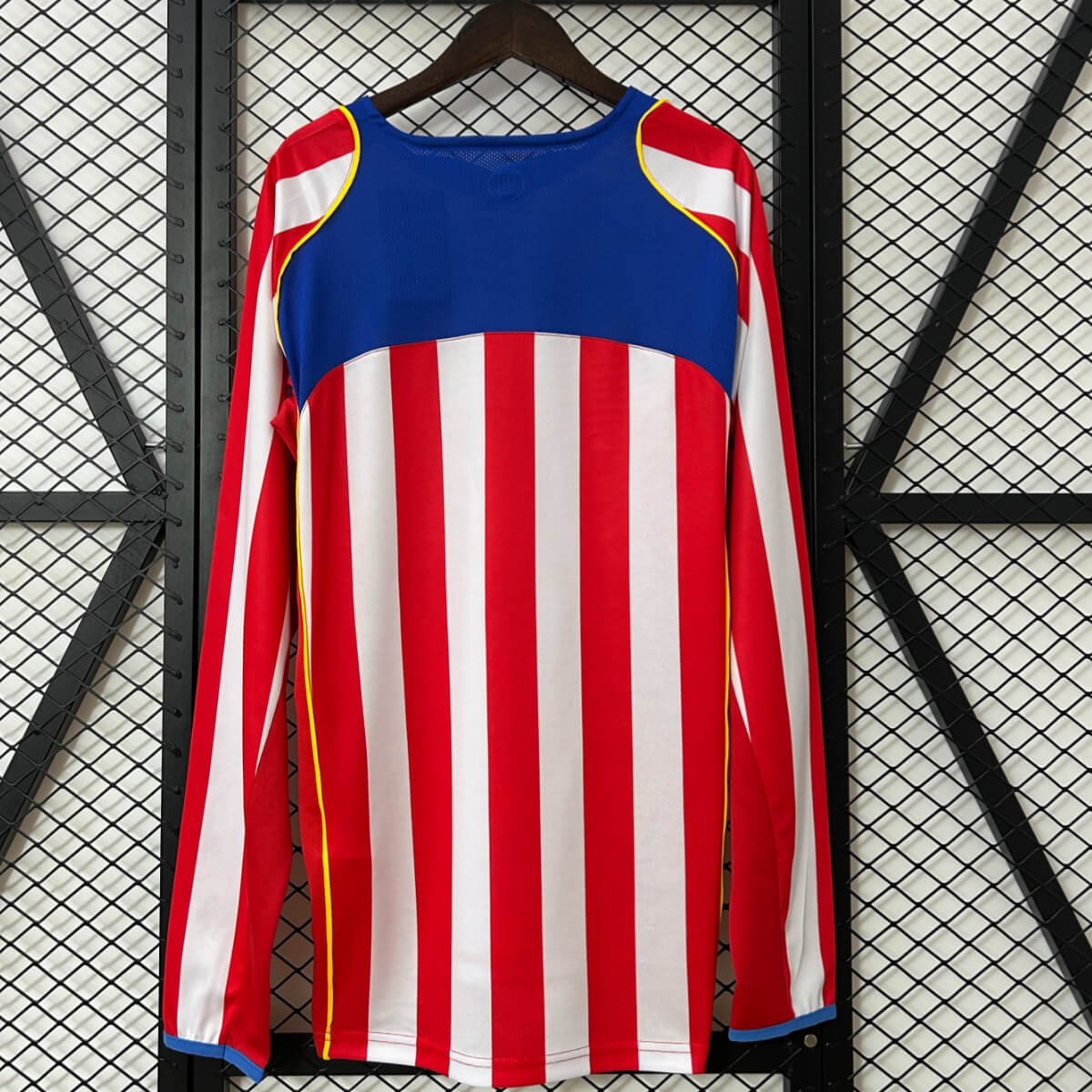 camisa-atletico-de-madrid-home-2004-05-spider-man-manga-longa-2 Camisa Atlético de Madrid Home Spider Man 2004 Manga Longa