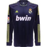 camisa-real-madrid-roxo-2010-11-manga-longa-away-