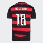 camisa-flamengo-vermelha-2025-de-la-cruz-18-titular-masculina