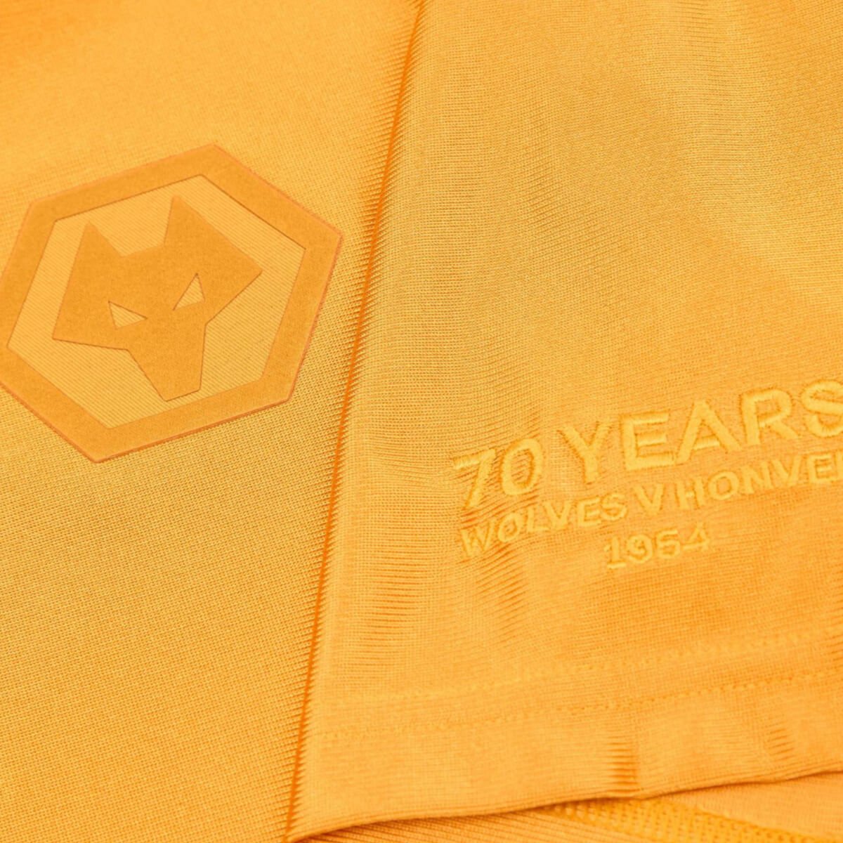 camisa-wolverhampton-wanderers-2024-25-anniversary-amarela-1 Camisa Wolverhampton Amarela Aniversário Especial 2024/25 Masculina