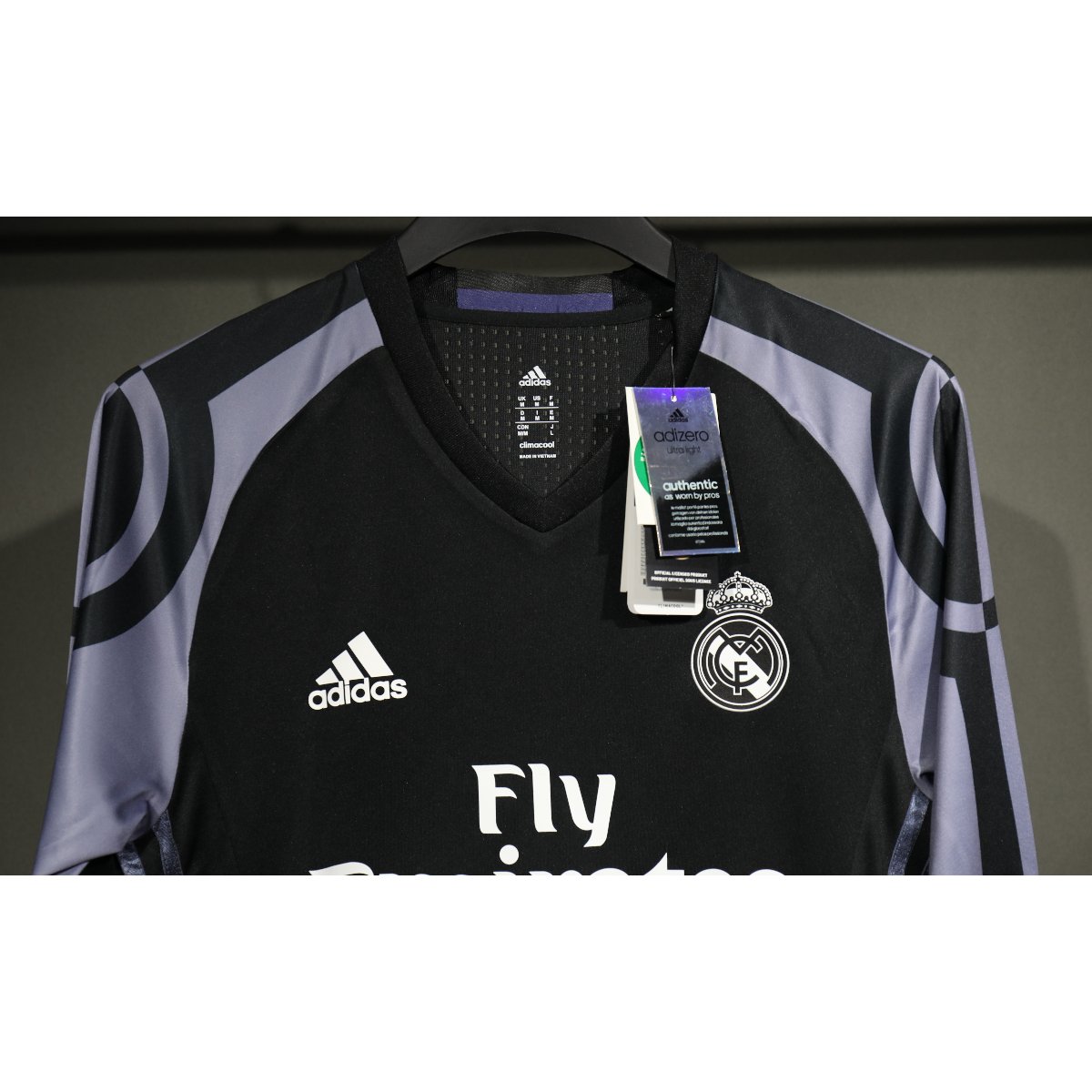 camisa-real-madrid-away-preta-2016-17-manga-longa-1 Camisa Real Madrid Preta 2016/17 Away Manga Longa