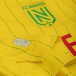 camisa-fc-nantes-amarela-2025-26-home-masculina-