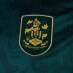 camisa-huddersfield-town-verde-2025-26-third-masculina