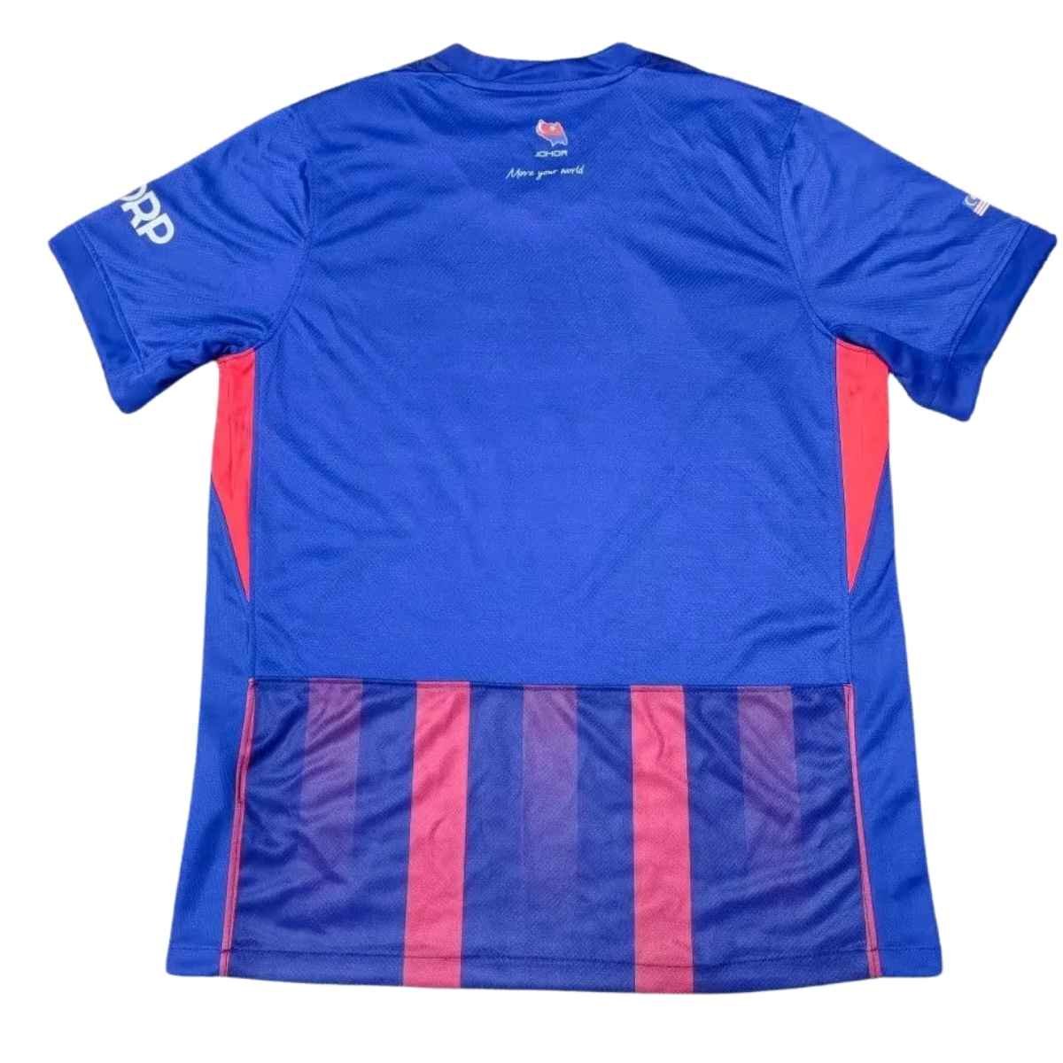 camisa-johor-darul-tazim-azul-vermelha-home-2025-26-masculina (2) Camisa Johor Darul Ta'zim Azul Home 2025/26 Masculina