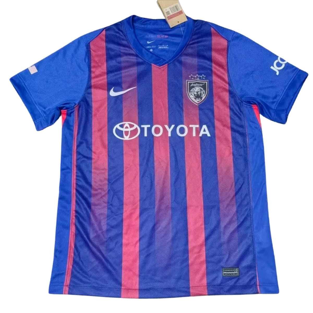 camisa-johor-darul-tazim-azul-vermelha-home-2025-26-masculina Camisa Johor Darul Ta'zim Azul Home 2025/26 Masculina