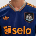 camisa-newcastle-united-azul-2025-26-third-manga-longa