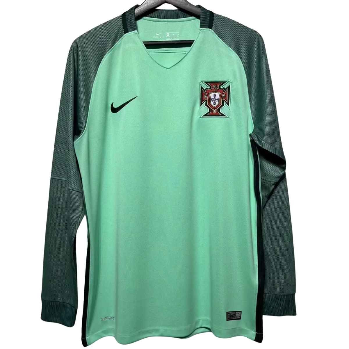 camisa-portugal-verde-2016-17-away-manga-longa Camisa Portugal Verde 2016/17 Away Manga Longa