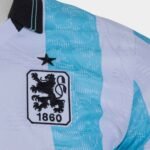 camisa-tsv-1860-munchen-azul-branco-2025-26-home-masculina