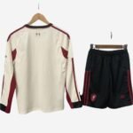 Kit-infantil-Liverpool-bege-2025-26-away-manga-longa