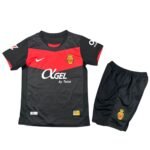 Kit-infantil-Mallorca-Preto-e-Vermelho-25-26-Away-Unissex (1)