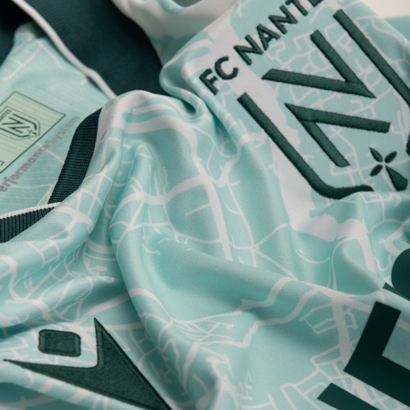 camisa-fc-nantes-verde-branca-2025-26-away-masculina (3) Camisa FC Nantes Verde/Branca 2025/26 Away II Masculina