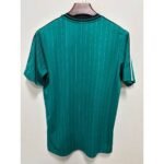 camisa-liverpool-fc-verde-2025-26-terrace-icons-masculina