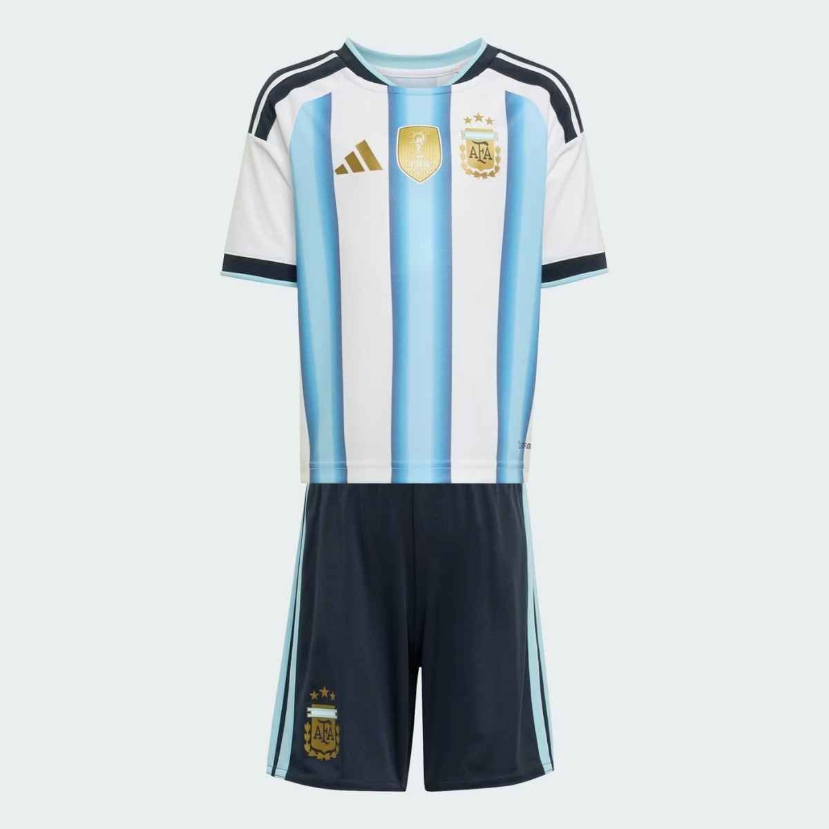 Kit-infantil-argentina-home-2026-messi-torcedor-adidas-FBA-825A-014 (4) Kit Infantil Argentina Branca/Azul Copa 2026/27 Home I Unissex