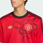 camisa-manchester-united-Chinese-Lucky-Knot-2025-26-especial-masculina