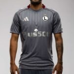 camisa-legia-warsaw-preta-2025-26-third-iii-manga-longa (2)