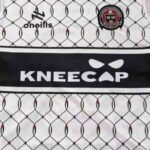 camisa-Bohemian-Kneecap-2026-27–away-II-branca-masculina