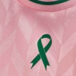 camisa-goleiro-AS-Saint-Étienne-2025-26-outubro-rosa-masculina