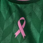 camisa-goleiro-AS-Saint-Étienne-2025-26-verde-outubro-rosa-masculina