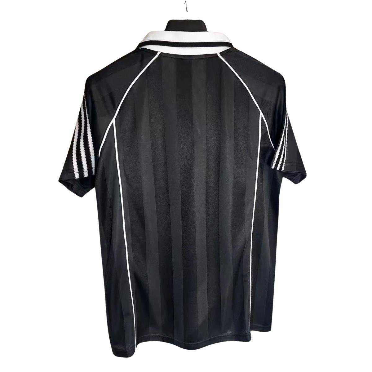 camisa-Adidas-Originals-R3CD-2025-black-masculina (1) Camisa Adidas Originals Preta Oasis Live 25 2025/26 R3CD Polo Masculina