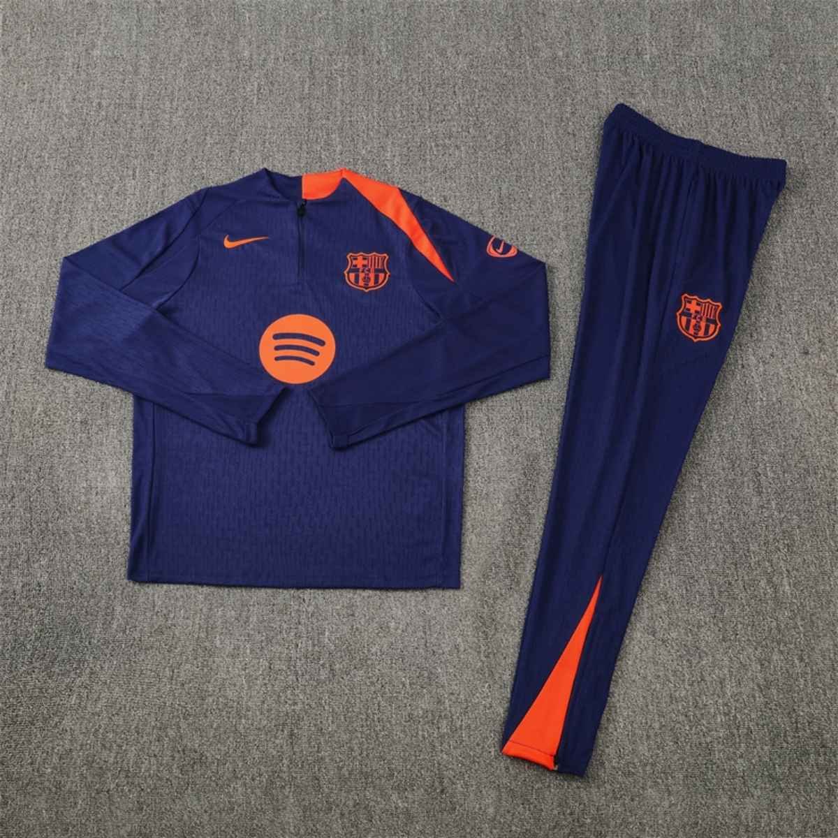 kit-treino-barcelona-2025-26-azul-escuro-masculino (2) Conjunto Treino Barcelona Calça e Jaqueta 2025/26 Azul Escuro Jogador