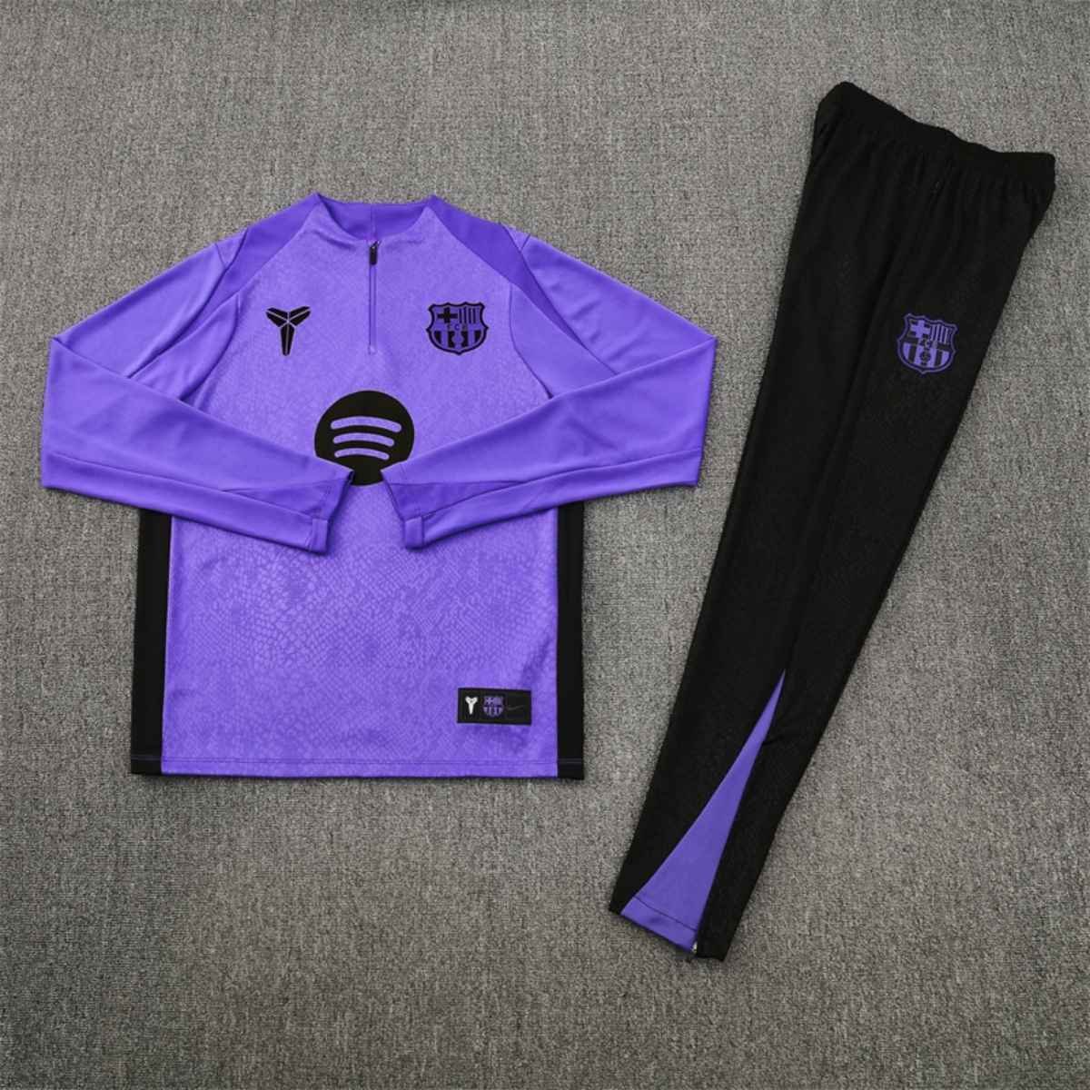 kit-treino-barcelona-2025-26-lilas-masculino (3) Conjunto Treino Barcelona Calça e Jaqueta Kobe Bryant 2025/26 Roxo Masculina
