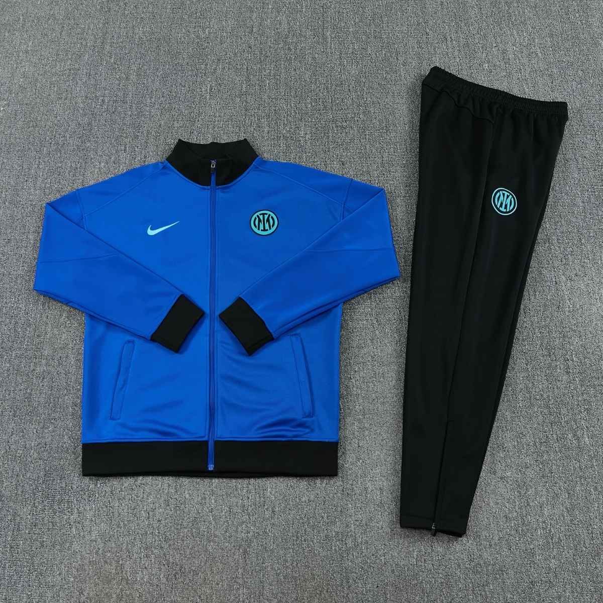 kit-treino-inter-de-milao-2026-27-azul-preto-masculino (2) Conjunto Treino Inter de Milão Calça e Jaqueta Azul 2026/27 Masculino