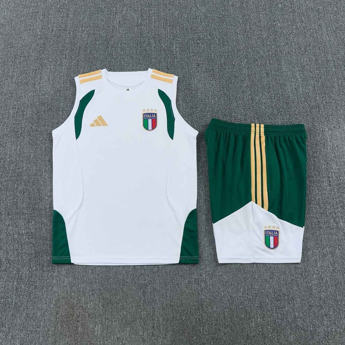 kit-treino-italia-2026-27-branco-verde-masculino (3) Kit Treino Itália Short e Camisa Regata Branco/Verde 2026/27 Masculina