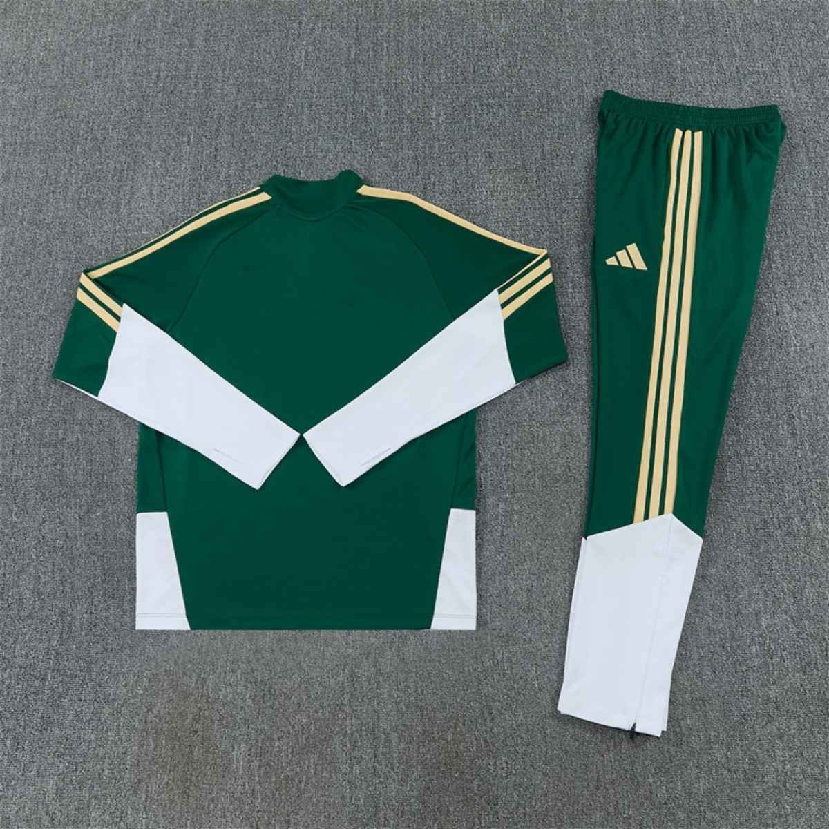 kit-treino-italia-2026-27-verde-escuro-branco-masculino (3) Conjunto Treino Itália Calça e Jaqueta Verde/Branco 2026/27 Masculina