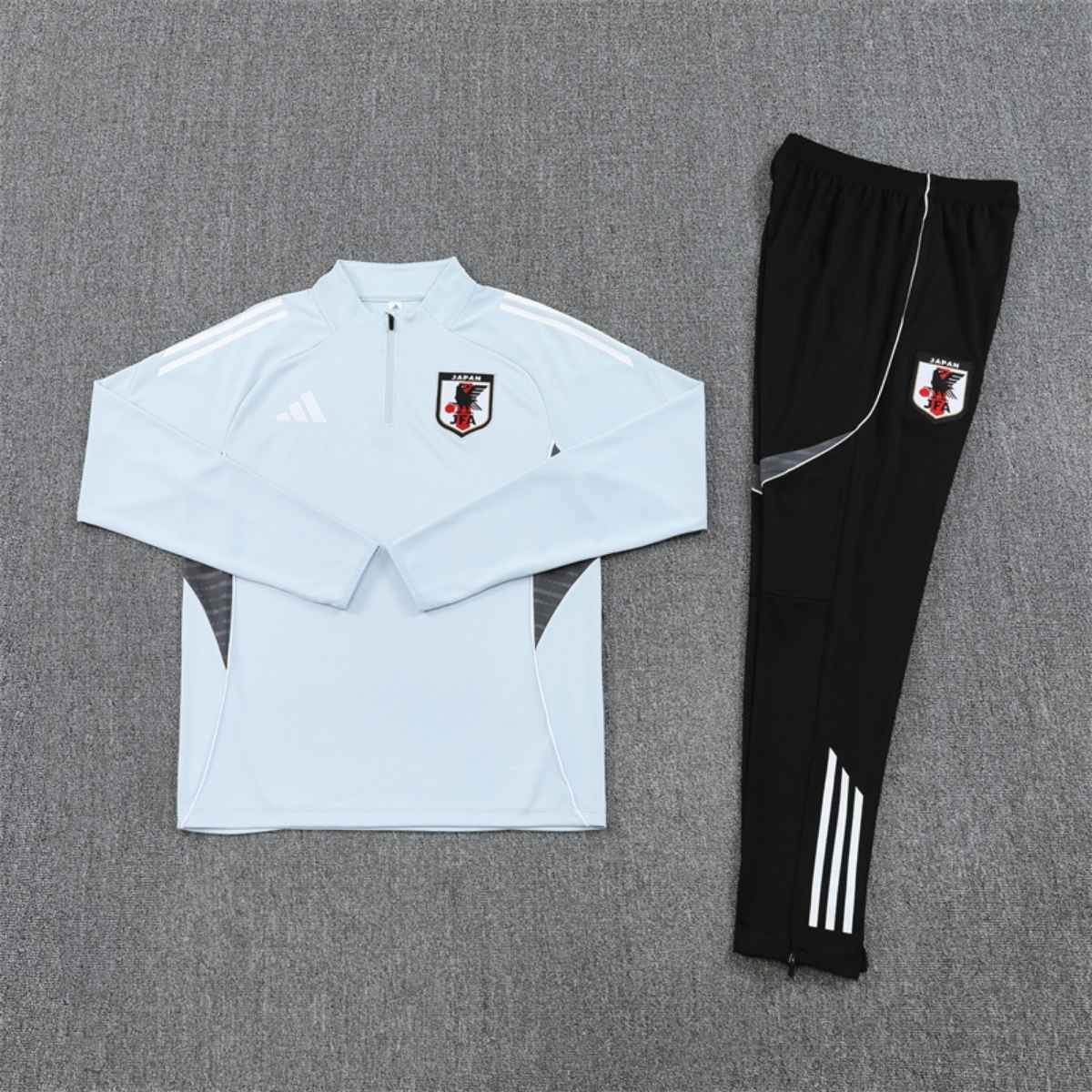 kit-treino-japão-2025-26-cinza-preto-masculino (2) Conjunto Treino Japão Calça e Jaqueta Cinza 2025/26 Masculino