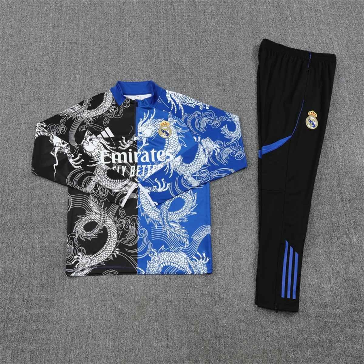 kit-treino-real-madrid-2025-26-preto-azul-masculino (3) Conjunto Treino Real Madrid Calça e Jaqueta Dragão Preto/Azul 2025/26 Masculina
